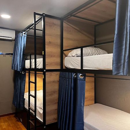 Hostel Estrella 20 Madrid Eksteriør bilde