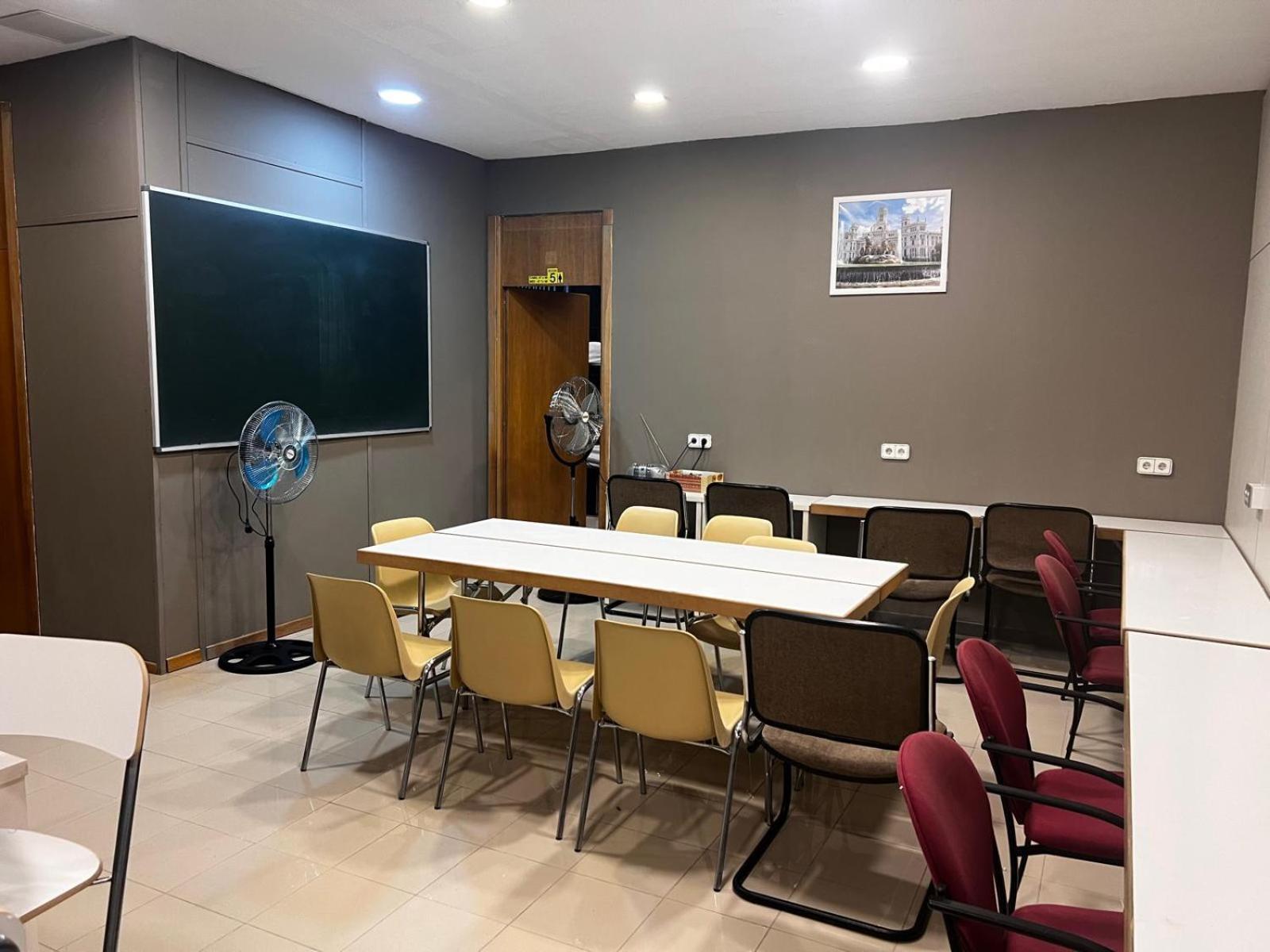 Hostel Estrella 20 Madrid Eksteriør bilde