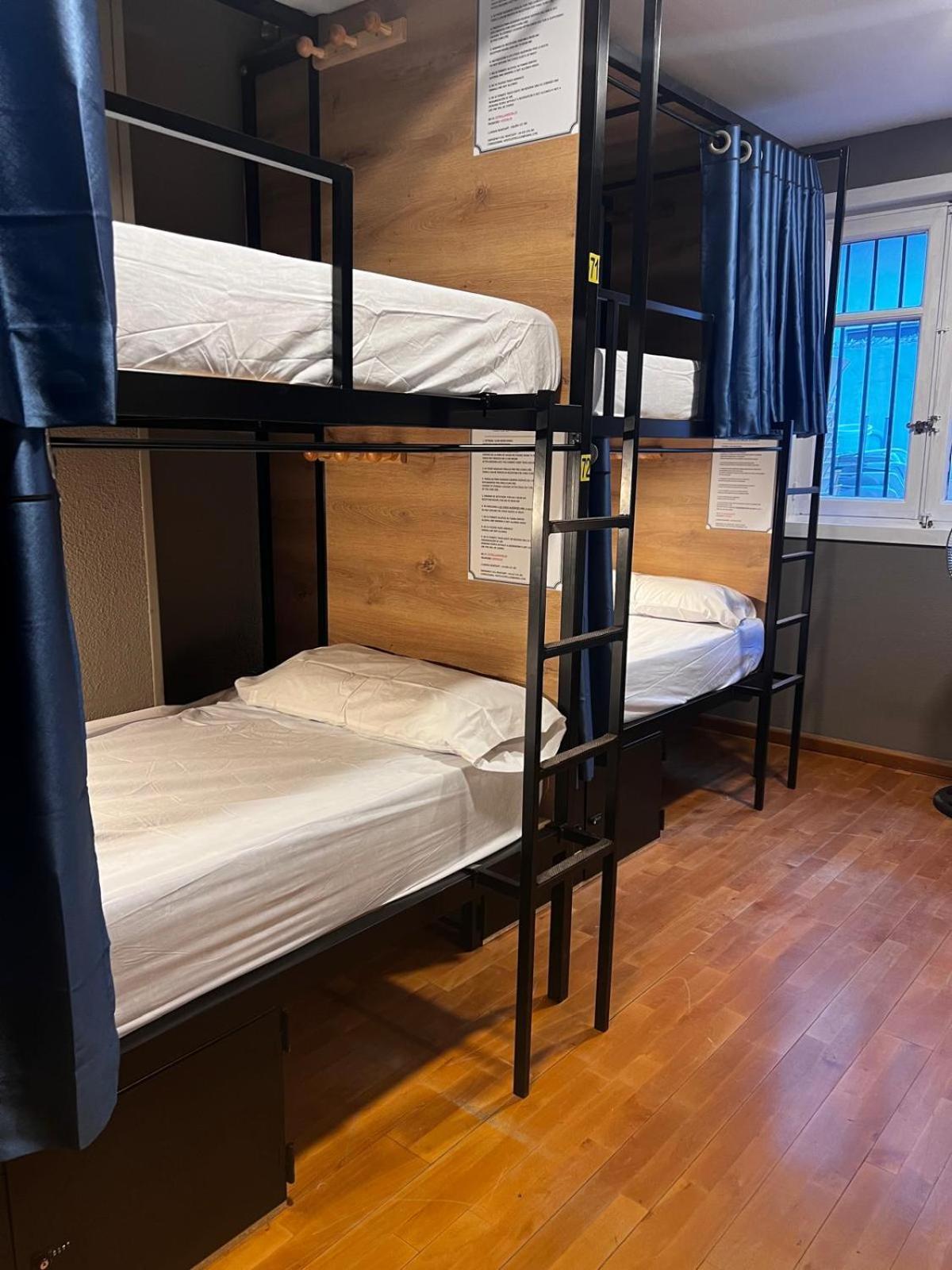 Hostel Estrella 20 Madrid Eksteriør bilde
