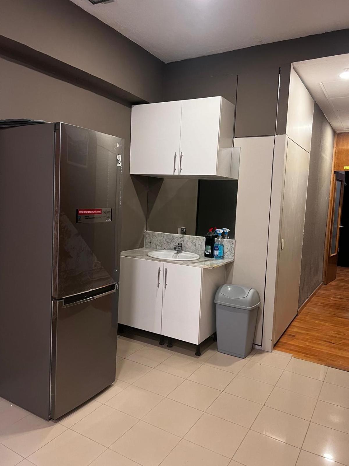 Hostel Estrella 20 Madrid Eksteriør bilde