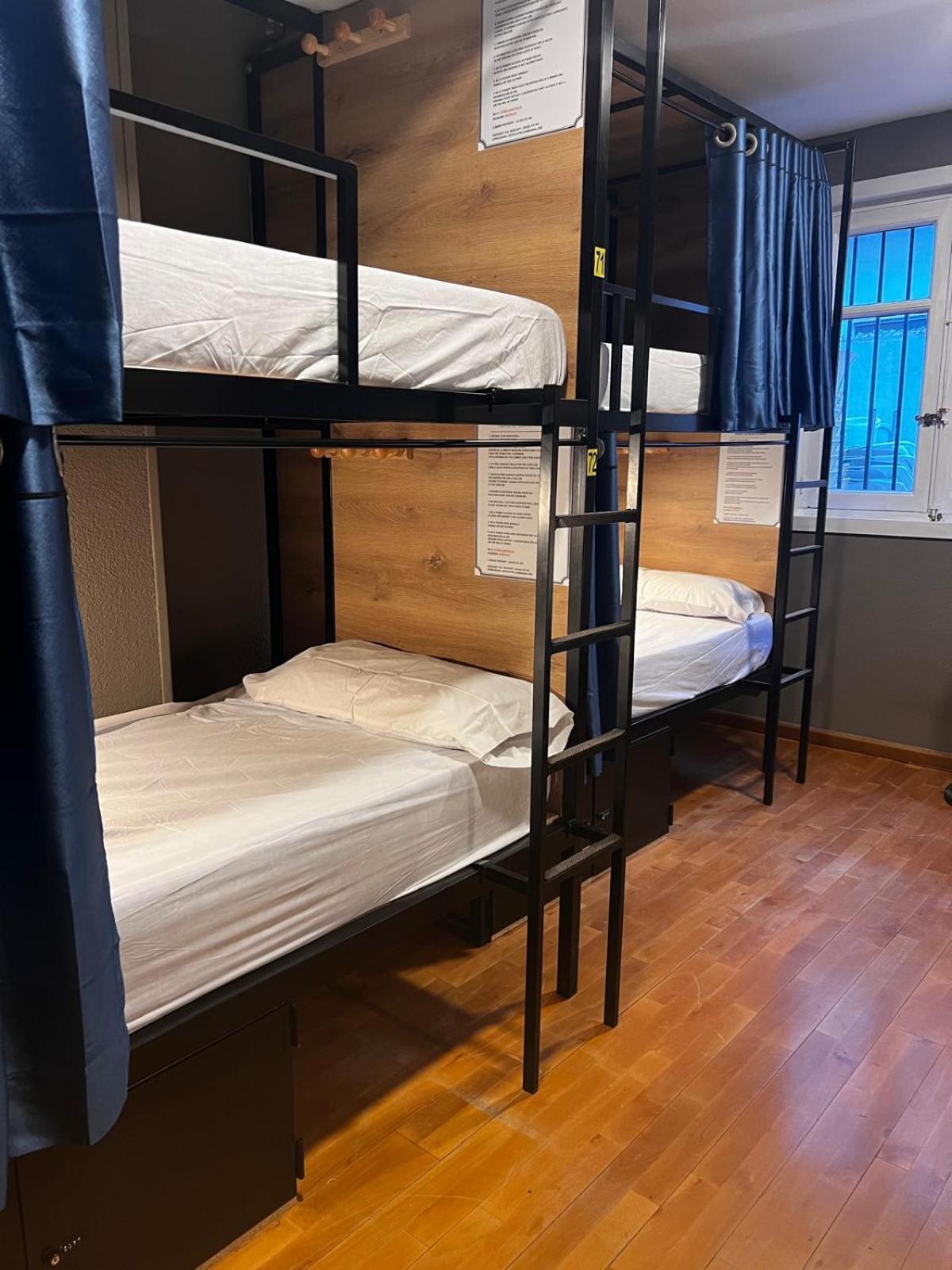 Hostel Estrella 20 Madrid Eksteriør bilde