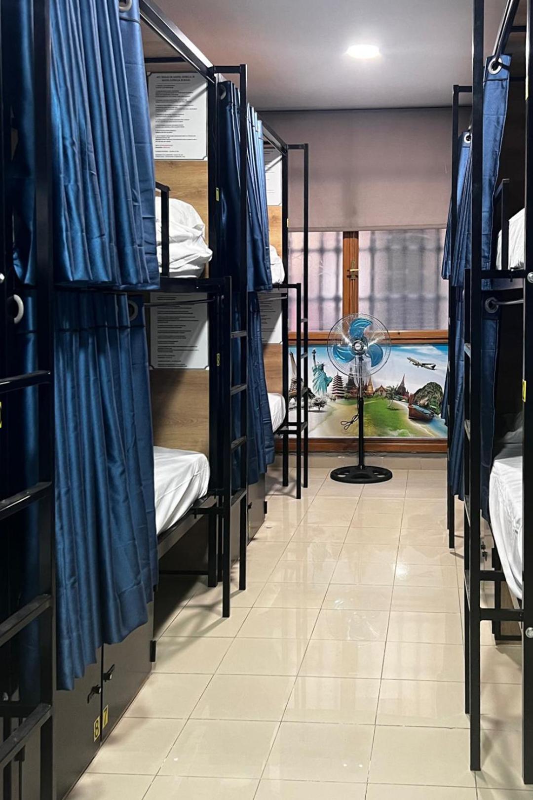 Hostel Estrella 20 Madrid Eksteriør bilde