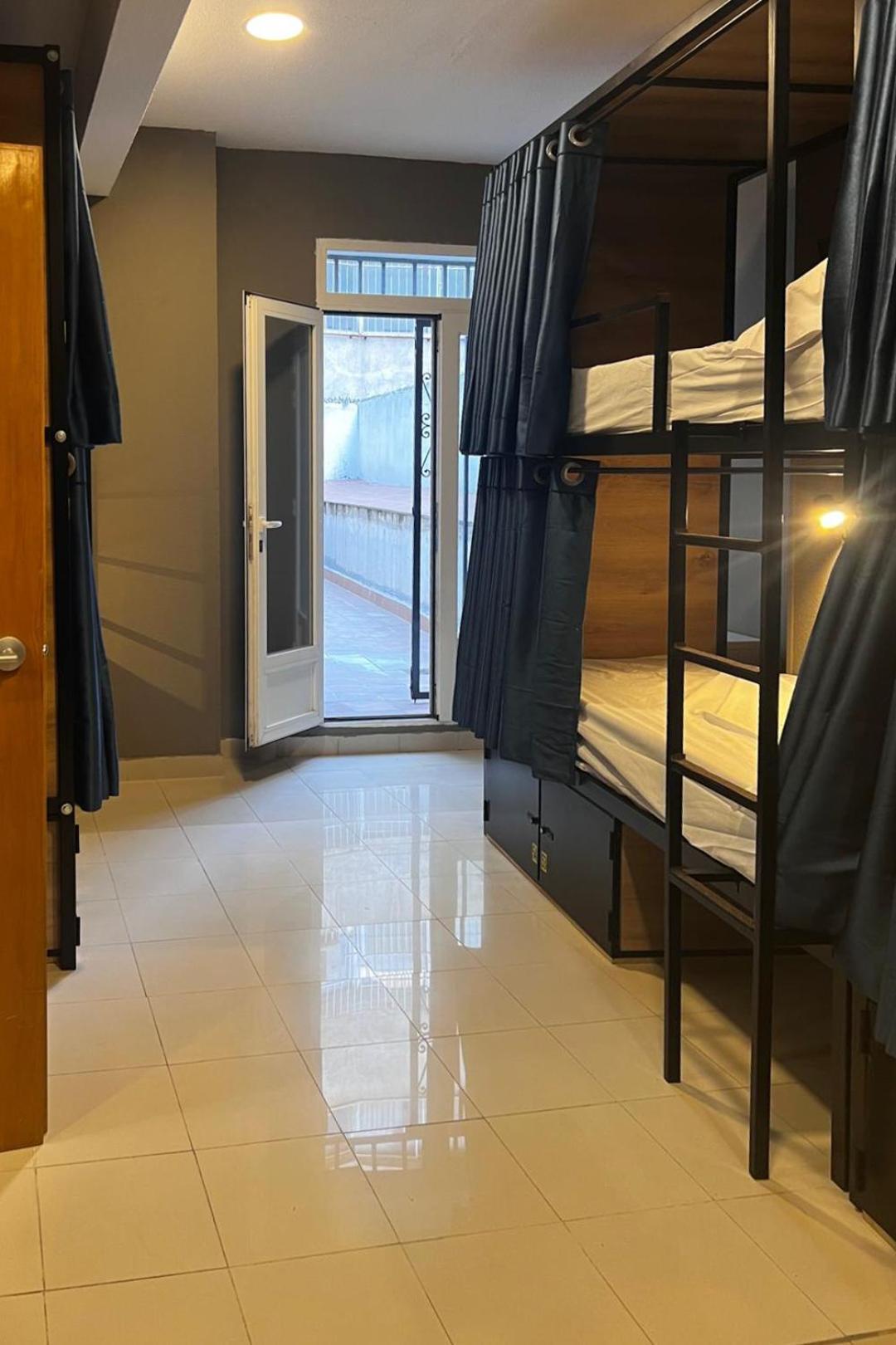 Hostel Estrella 20 Madrid Eksteriør bilde