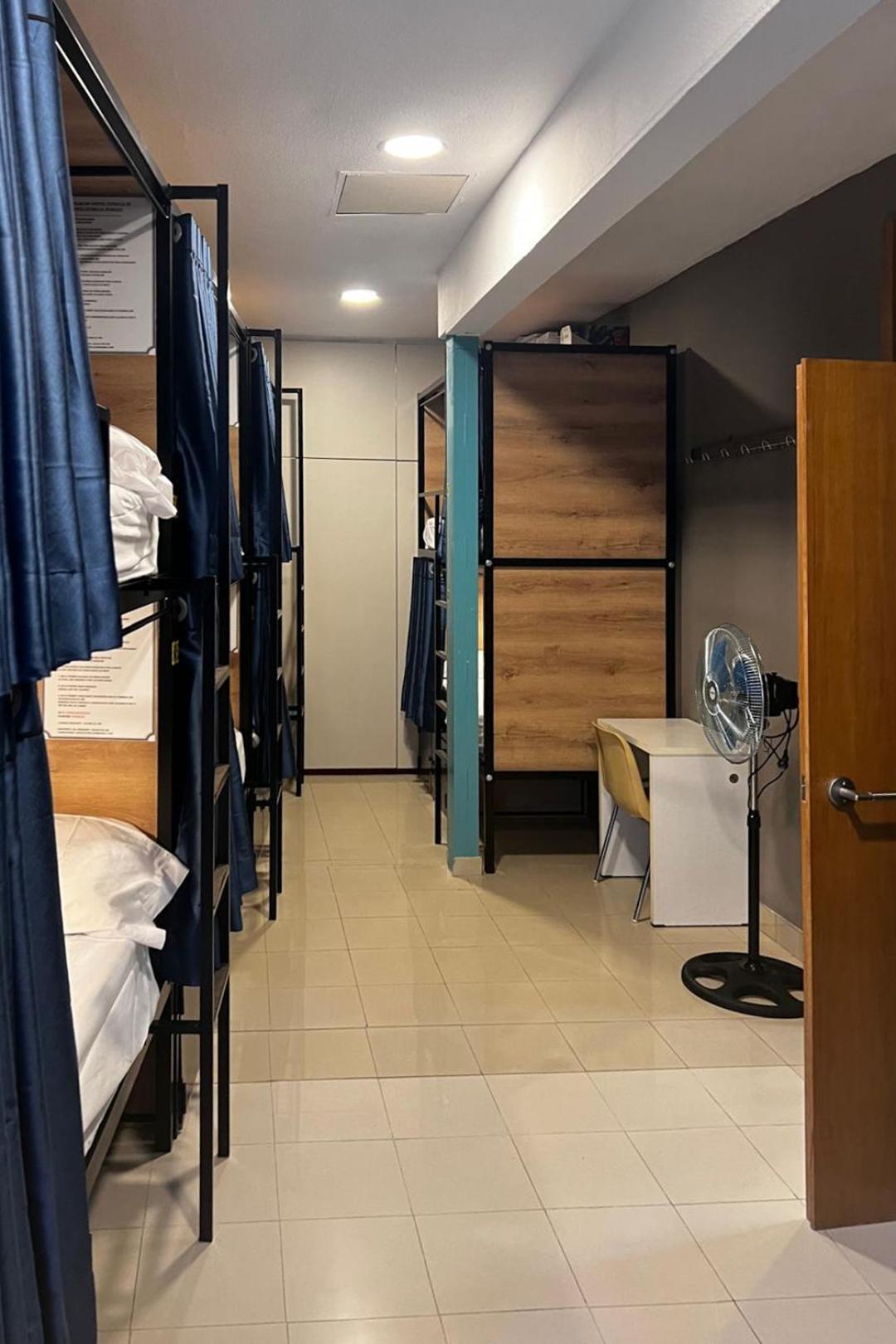 Hostel Estrella 20 Madrid Eksteriør bilde
