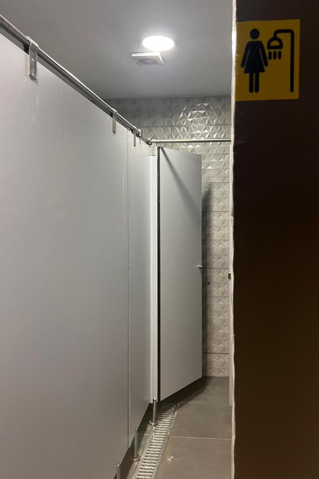 Hostel Estrella 20 Madrid Eksteriør bilde