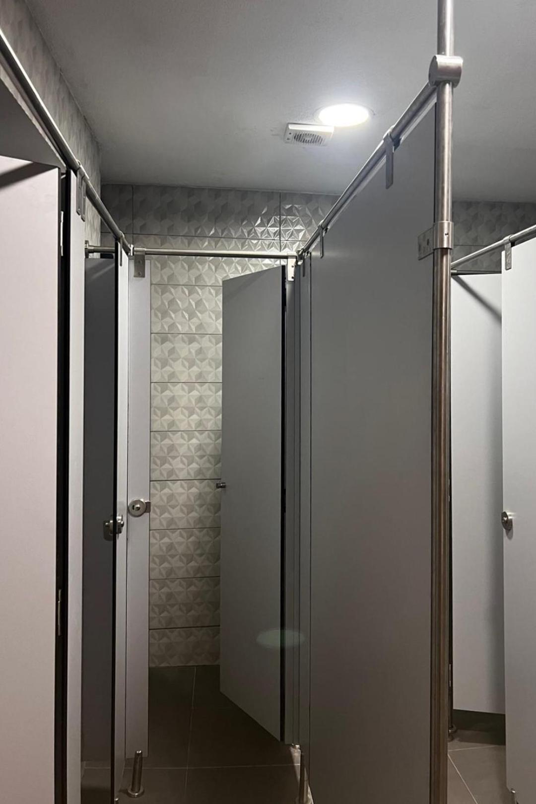 Hostel Estrella 20 Madrid Eksteriør bilde